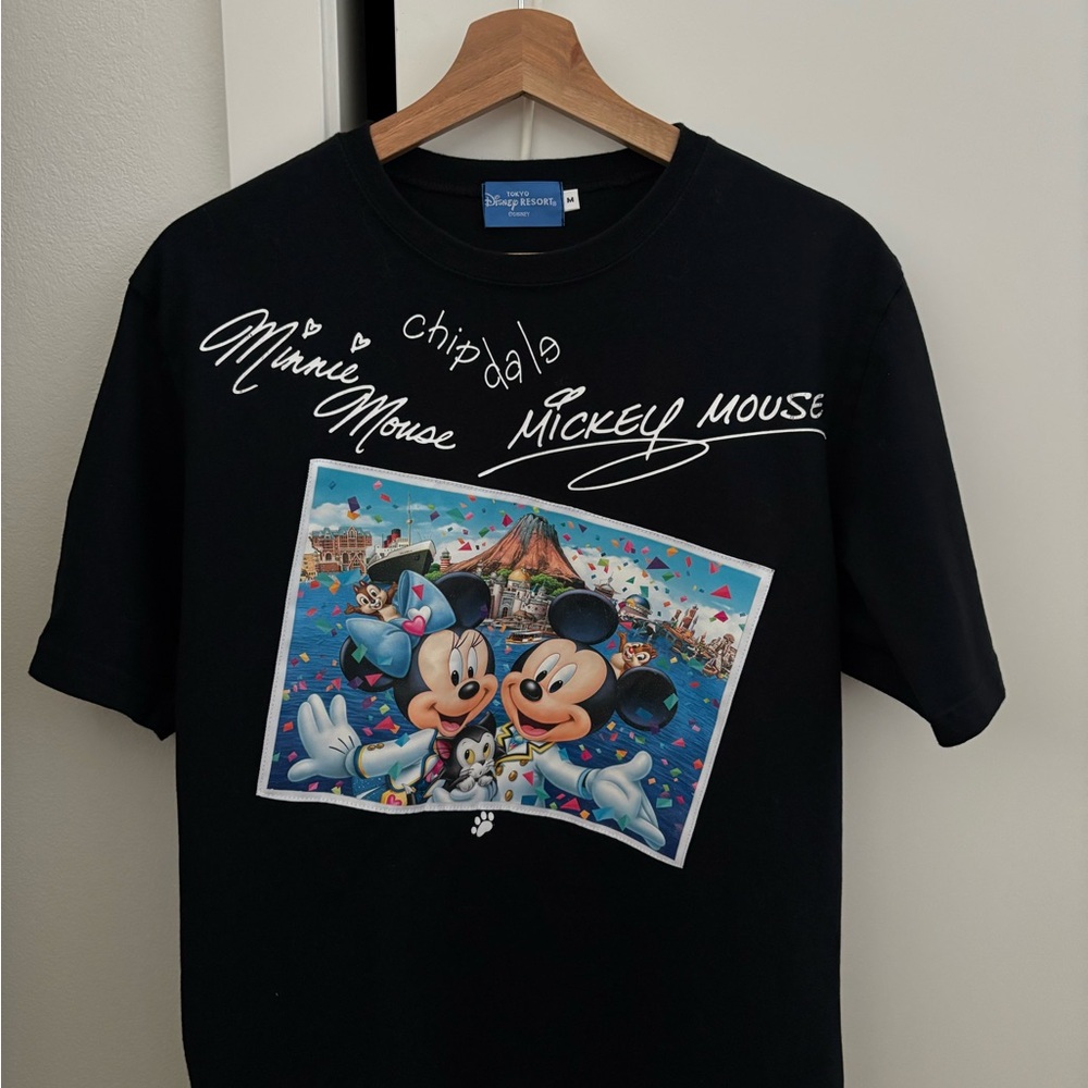 Rare Tokyo DisneySea Mickey & Minnie Tee – Limited Edition – Like New – Size M